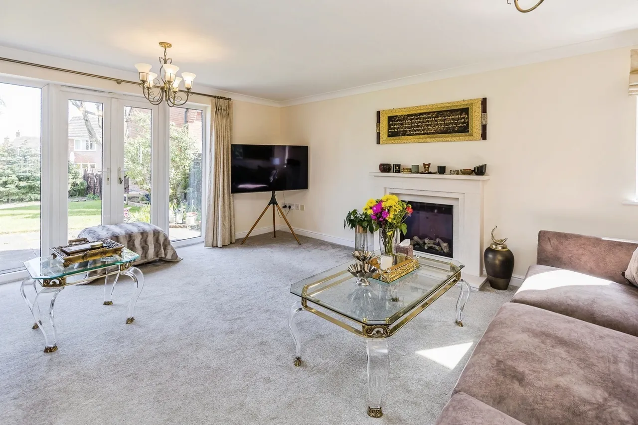 Barnston Court, Mickle Trafford, CH2, photo 8