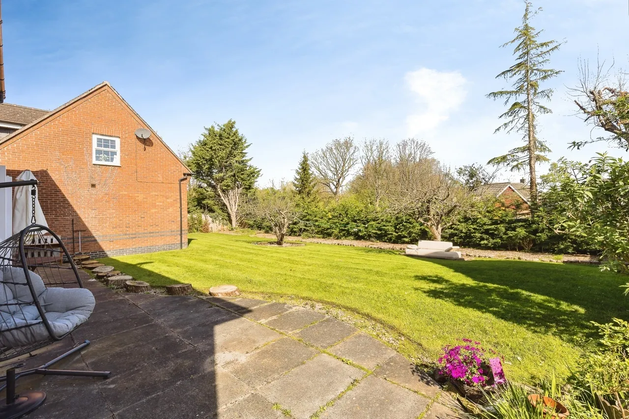 Barnston Court, Mickle Trafford, CH2, photo 28