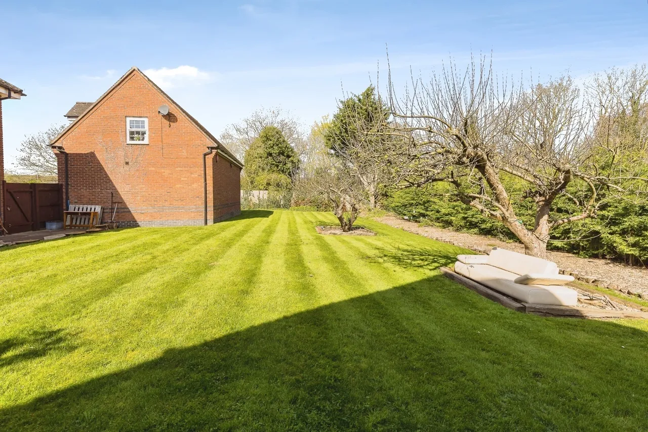 Barnston Court, Mickle Trafford, CH2, photo 25
