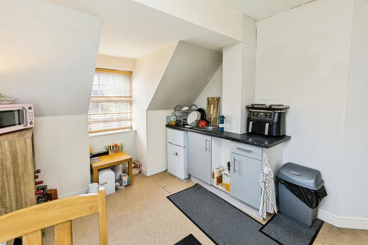 Barnston Court, Mickle Trafford, CH2, photo 33