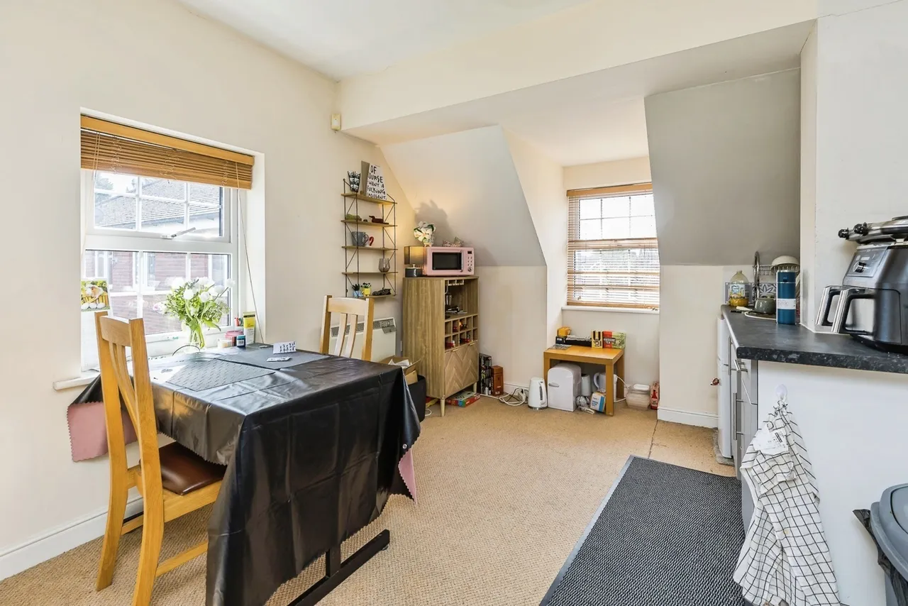 Barnston Court, Mickle Trafford, CH2, photo 30