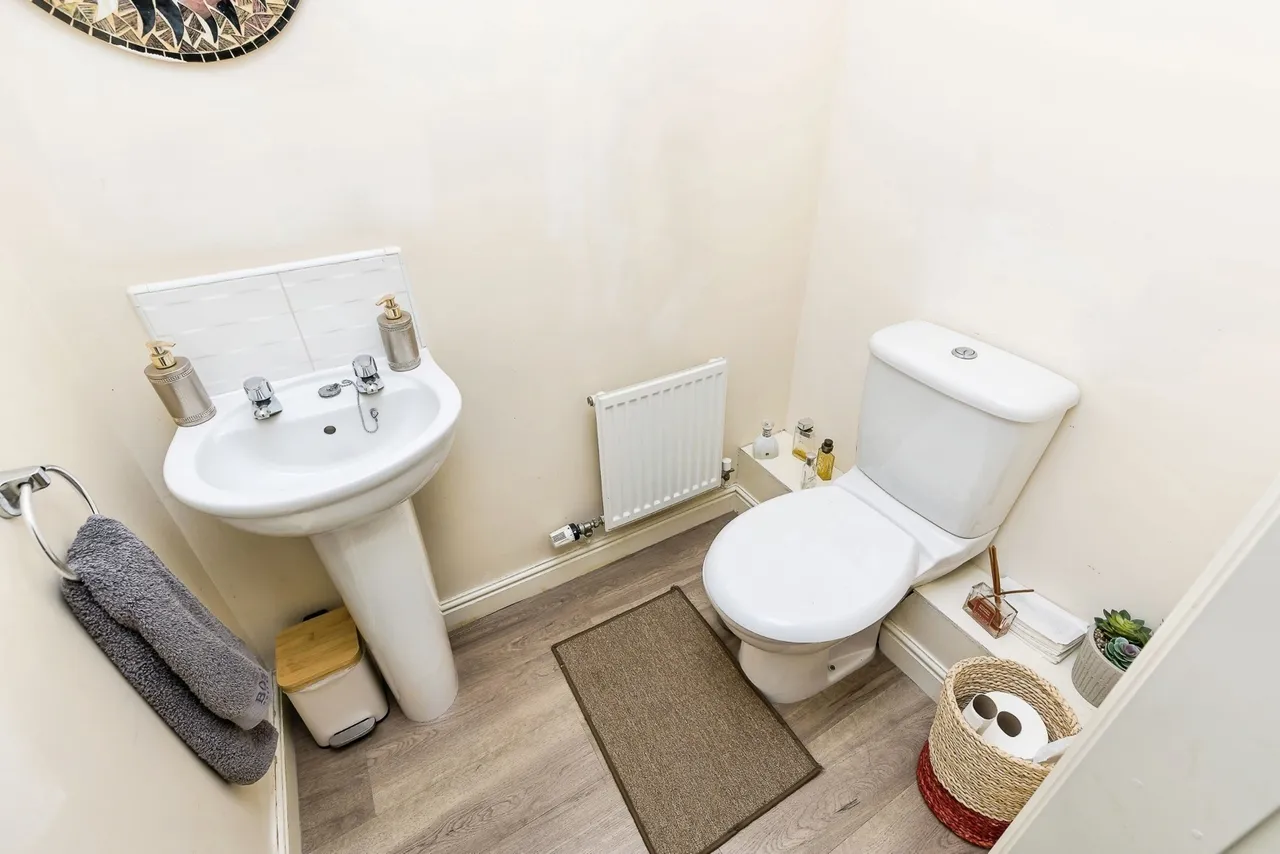Barnston Court, Mickle Trafford, CH2, photo 15