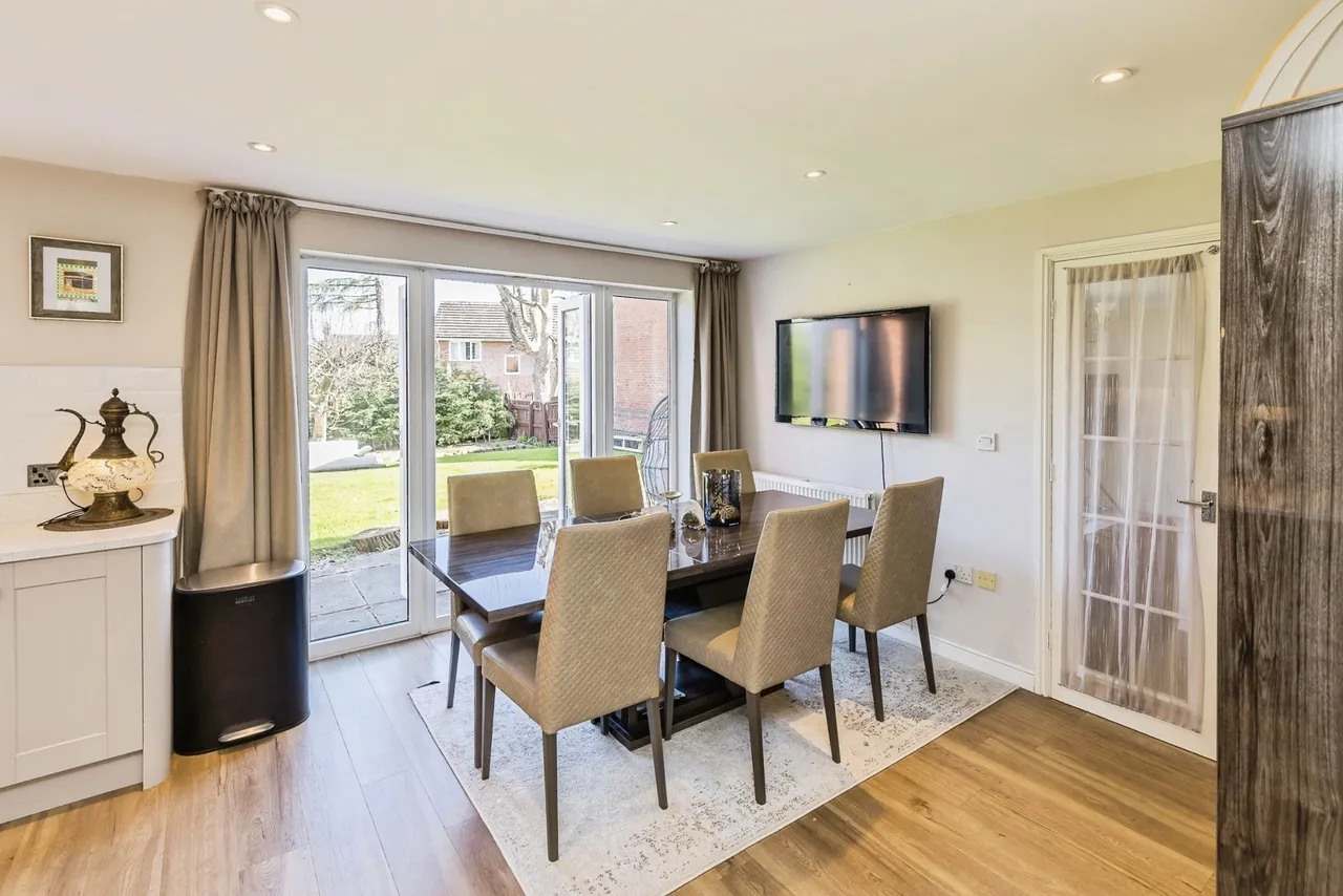 Barnston Court, Mickle Trafford, CH2, photo 11