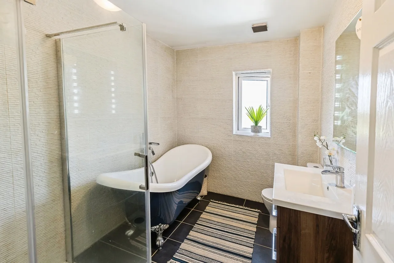 Barnston Court, Mickle Trafford, CH2, photo 20
