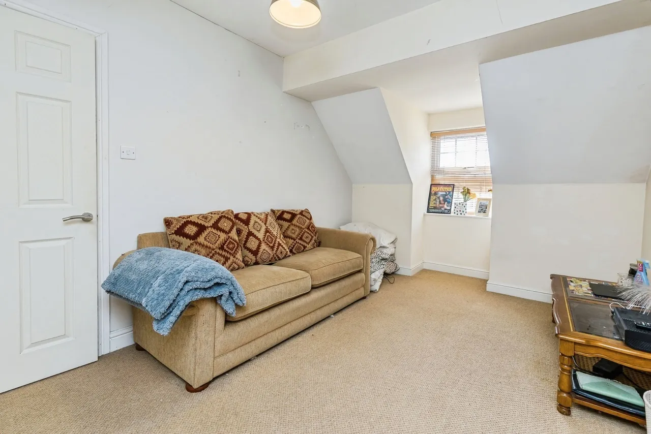 Barnston Court, Mickle Trafford, CH2, photo 31