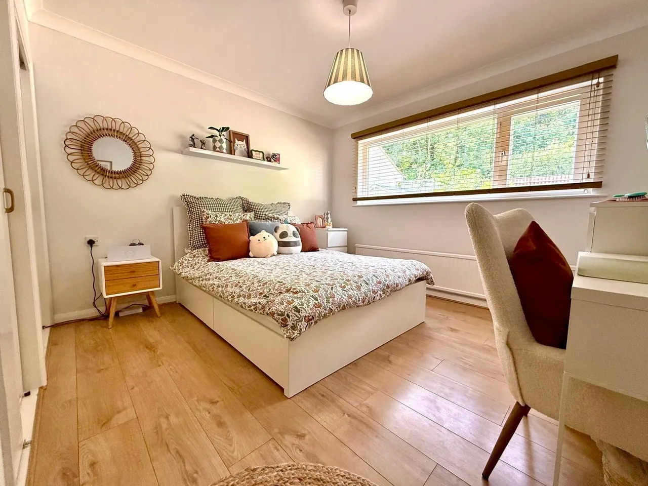 Bowling Green Lane, Swindon, Wiltshire, SN1 4EU, photo 11