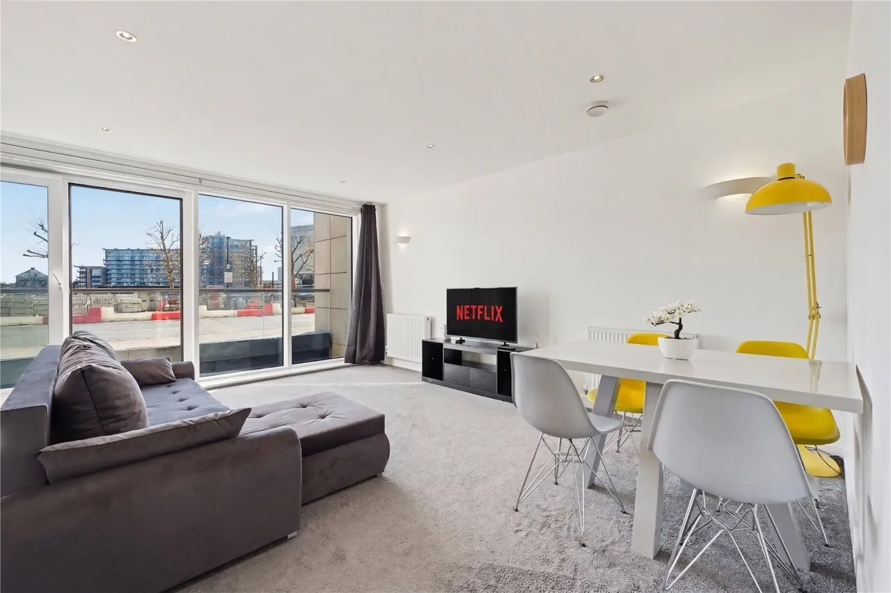 flat to rent, Western Gateway, Royal Victoria Dock, E16