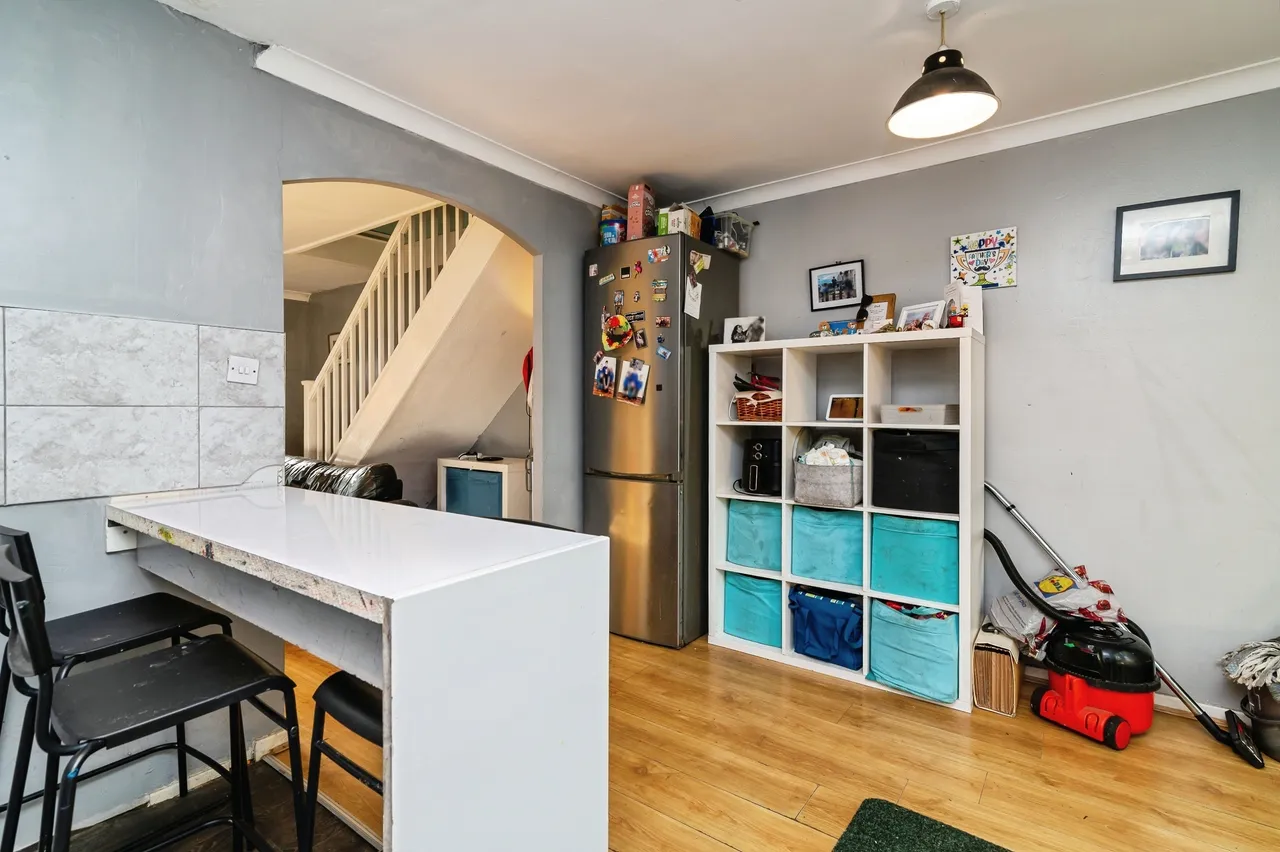 Dean Close, Nottingham, NG8, photo 5