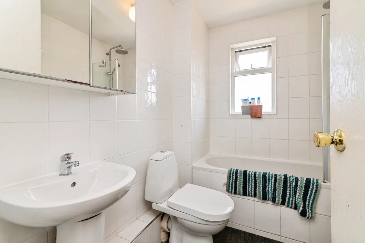 Dean Close, Nottingham, NG8, photo 9