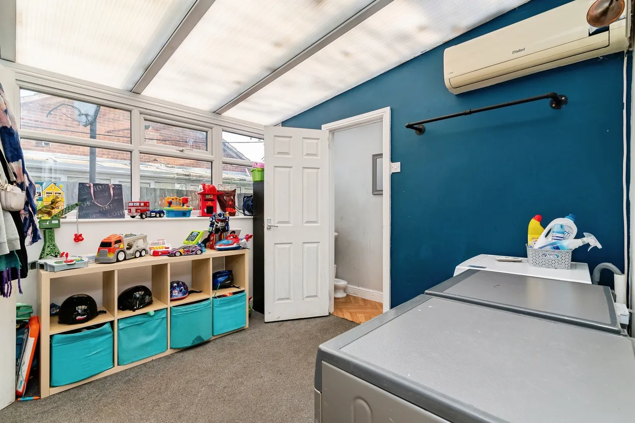 Dean Close, Nottingham, NG8, photo 6