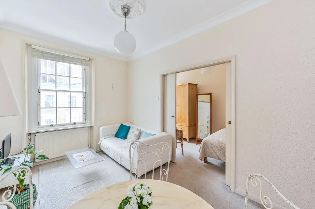 Second Floor, 34 Denbigh Street, London, photo 2