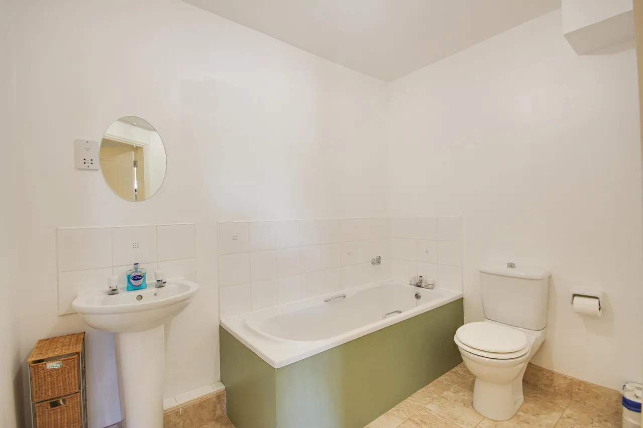Mayhill Way, GRH (Gloucestershire Royal Hospital), Gloucester, GL1, photo 9
