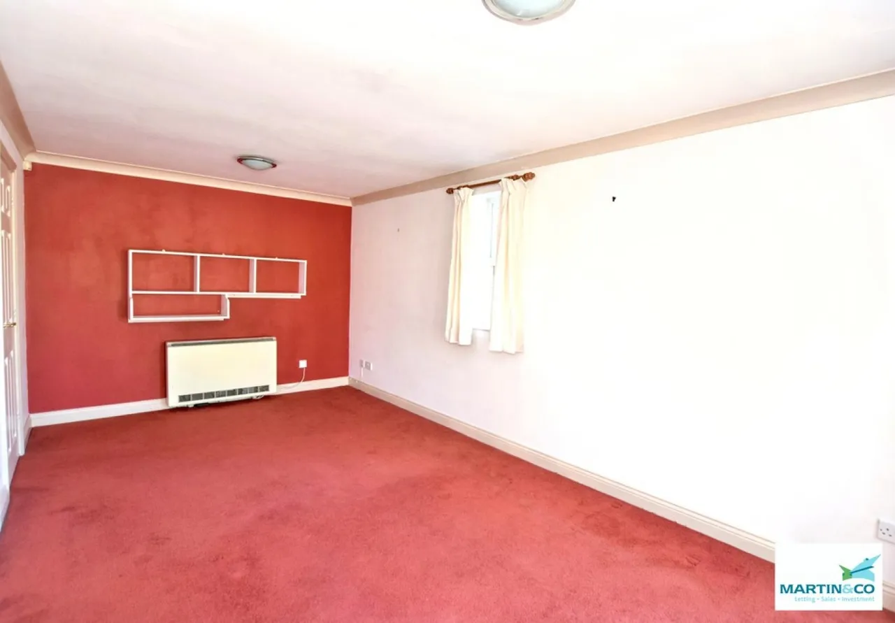 Queens Park Court, Hinckley, photo 5