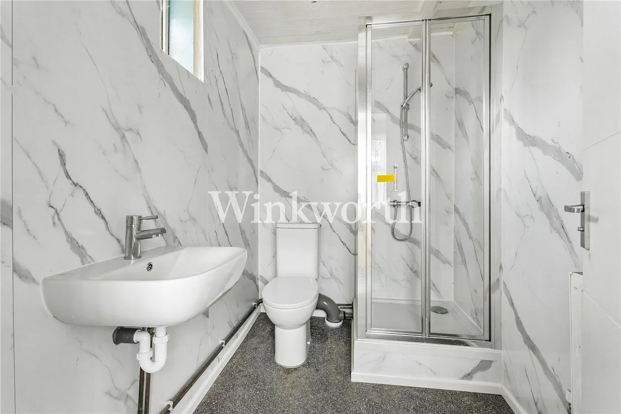 Pymmes Road, London, N13, photo 5