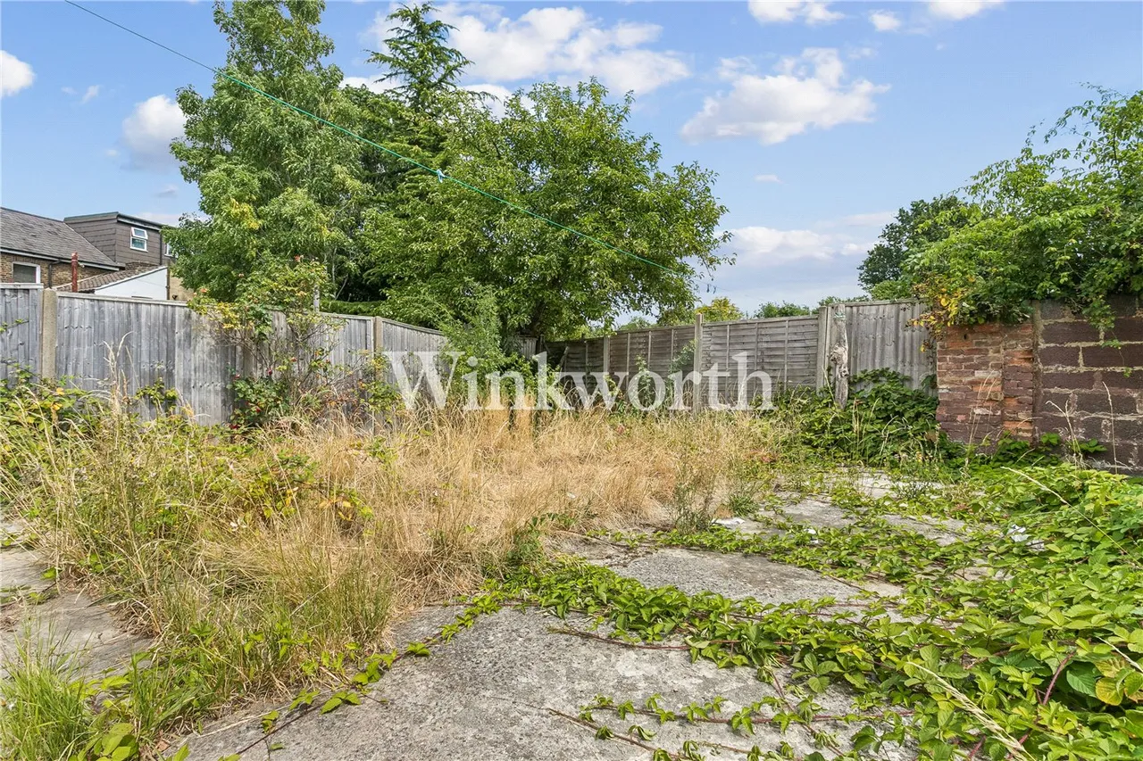 Pymmes Road, London, N13, photo 6