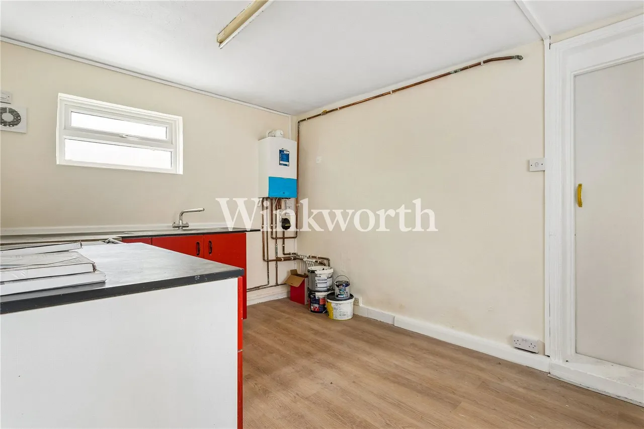 Pymmes Road, London, N13, photo 4