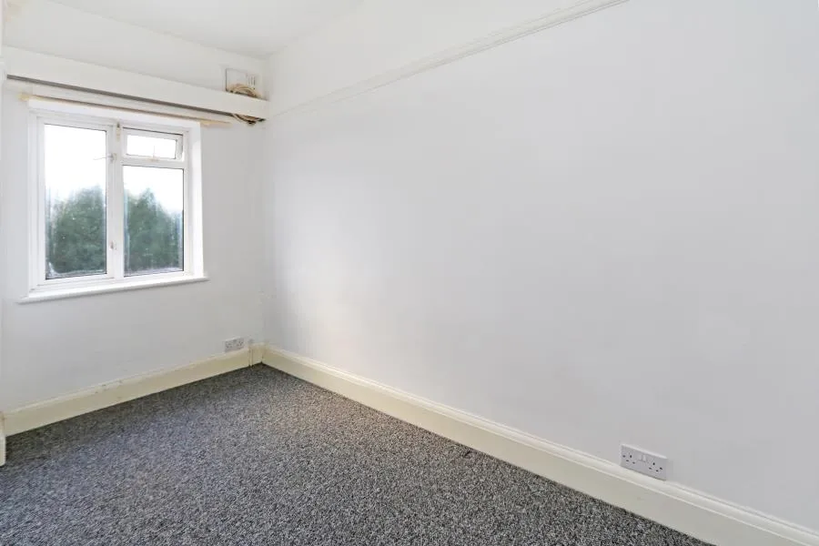 Castle Parade, Ewell, KT17, photo 5