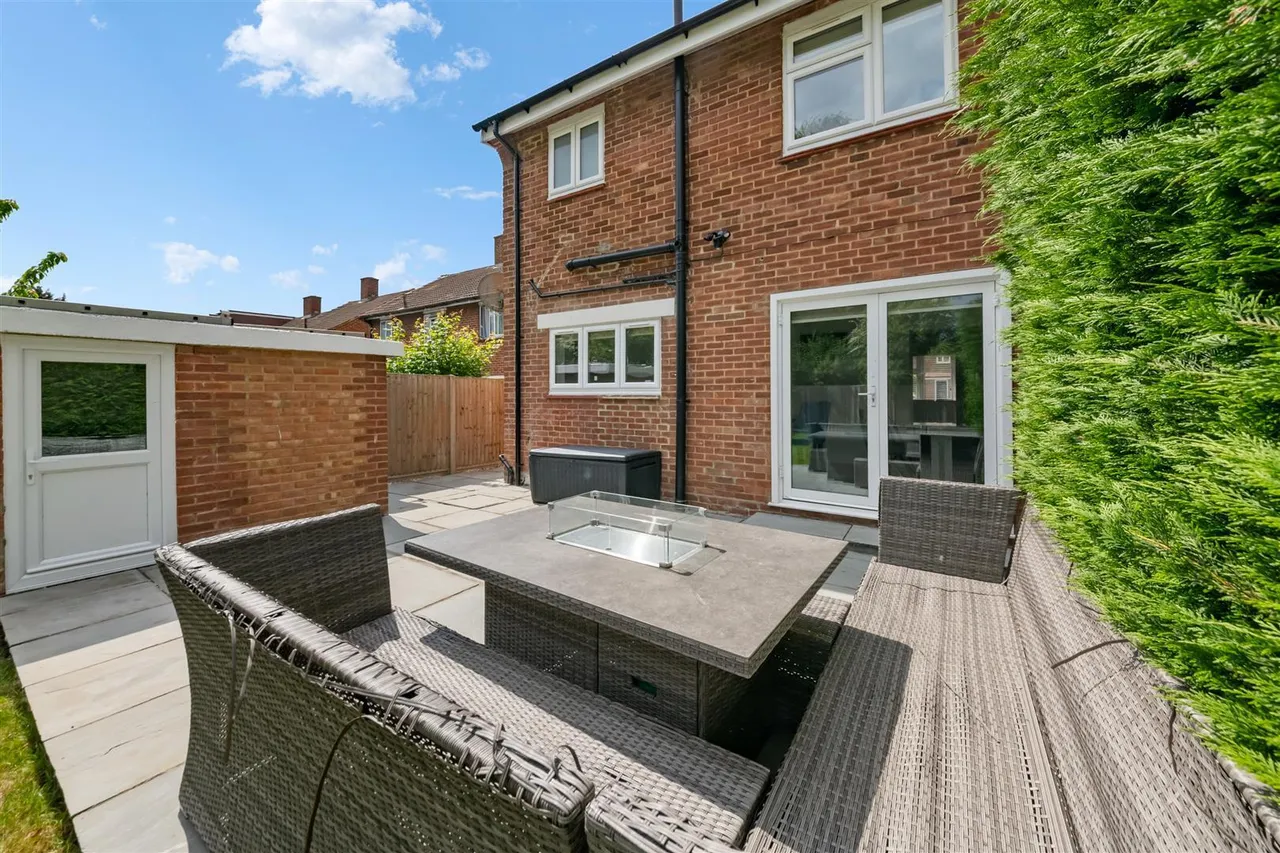 Castleton Road, Ruislip, photo 5