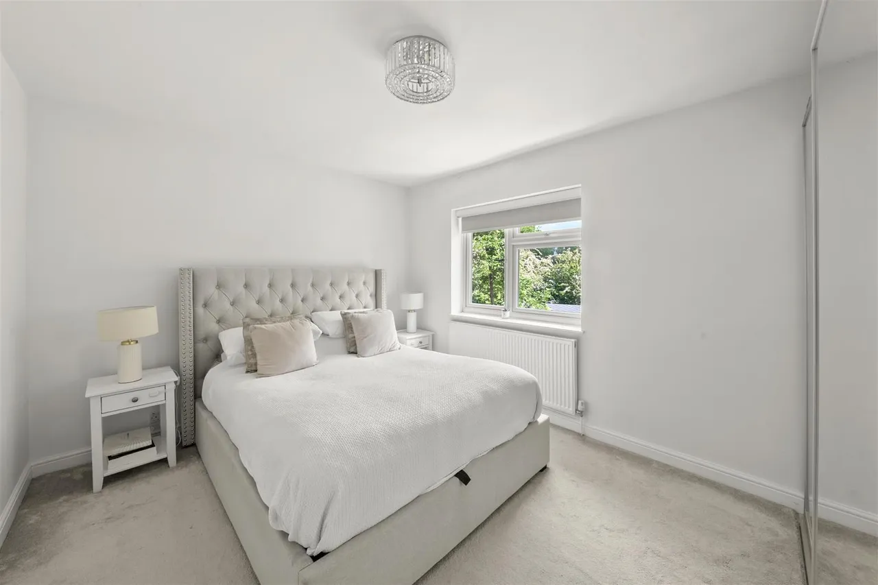 Castleton Road, Ruislip, photo 13