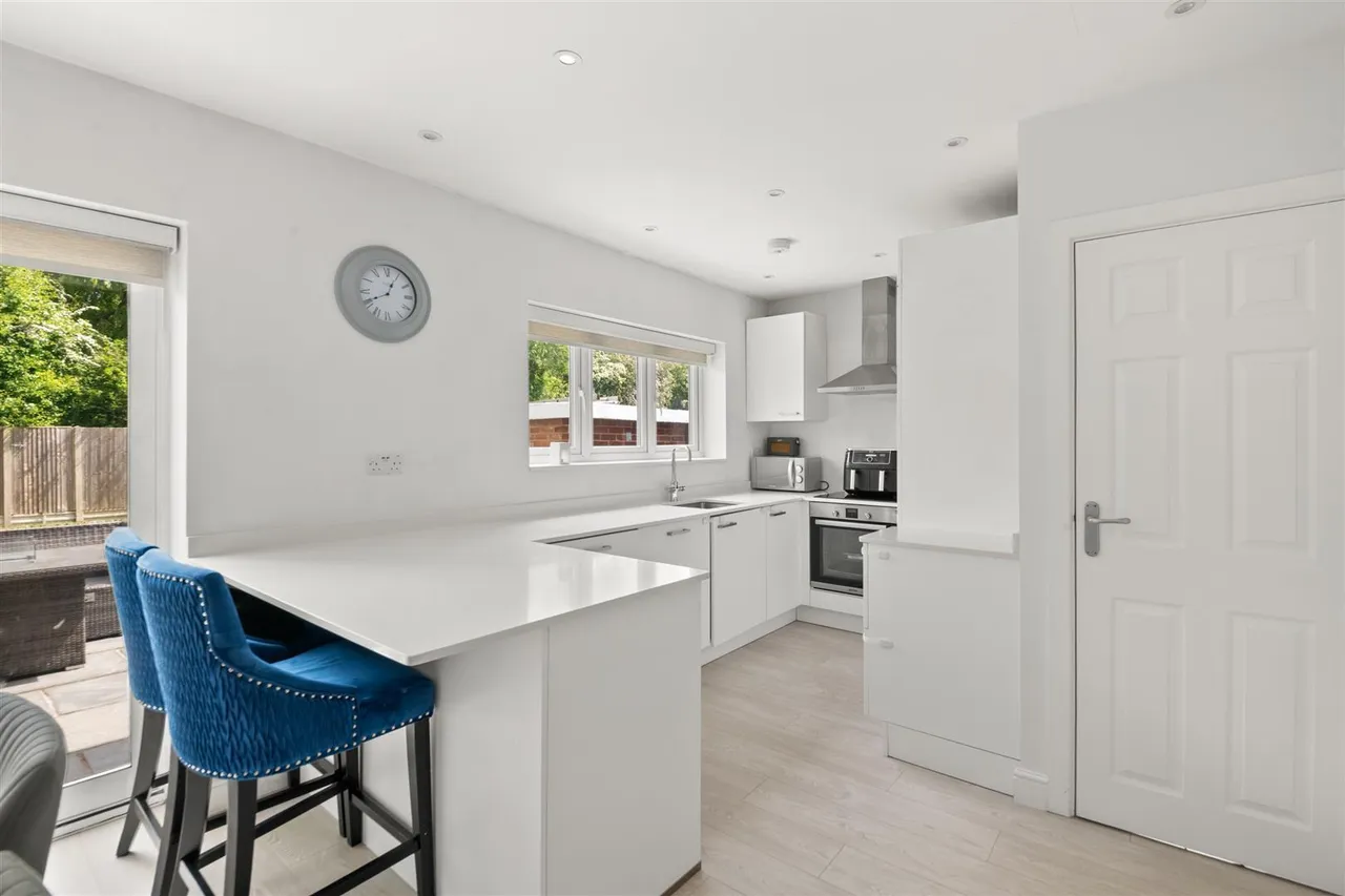 Castleton Road, Ruislip, photo 7