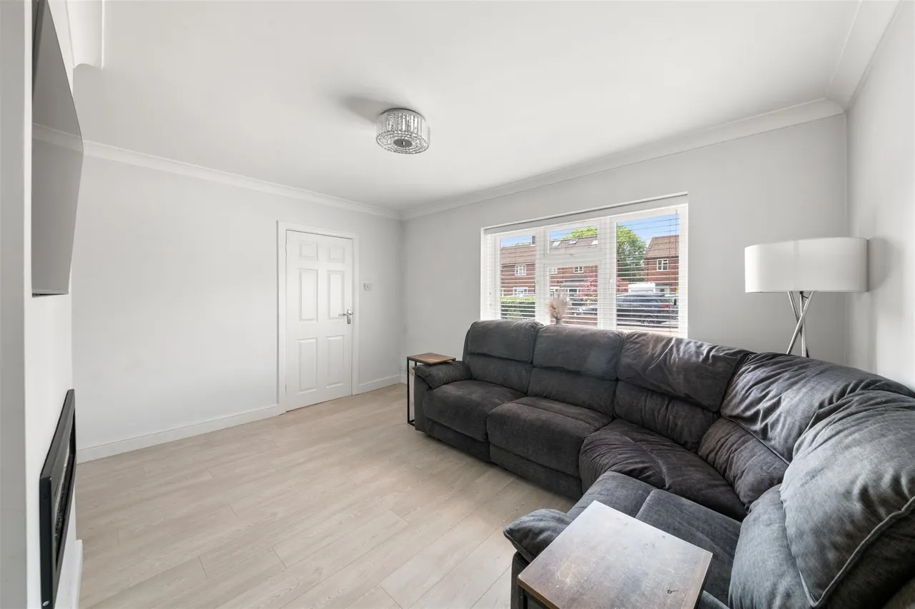 Castleton Road, Ruislip, photo 12