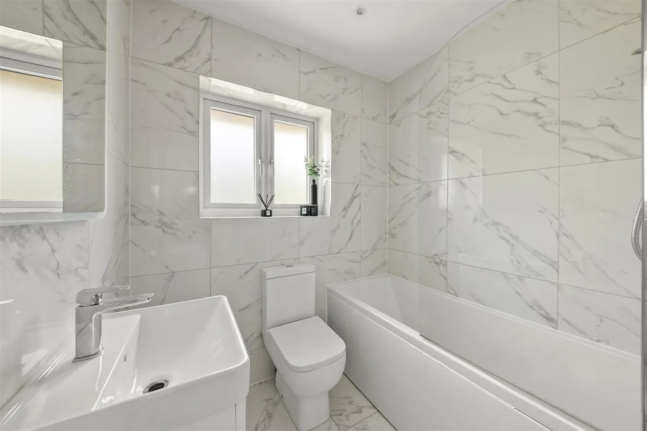 Castleton Road, Ruislip, photo 15