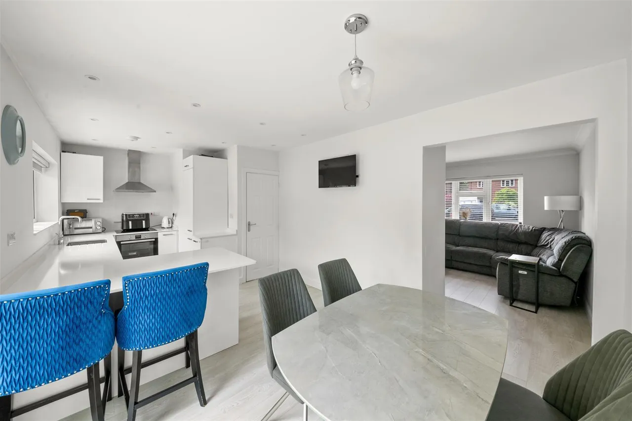 Castleton Road, Ruislip, photo 6