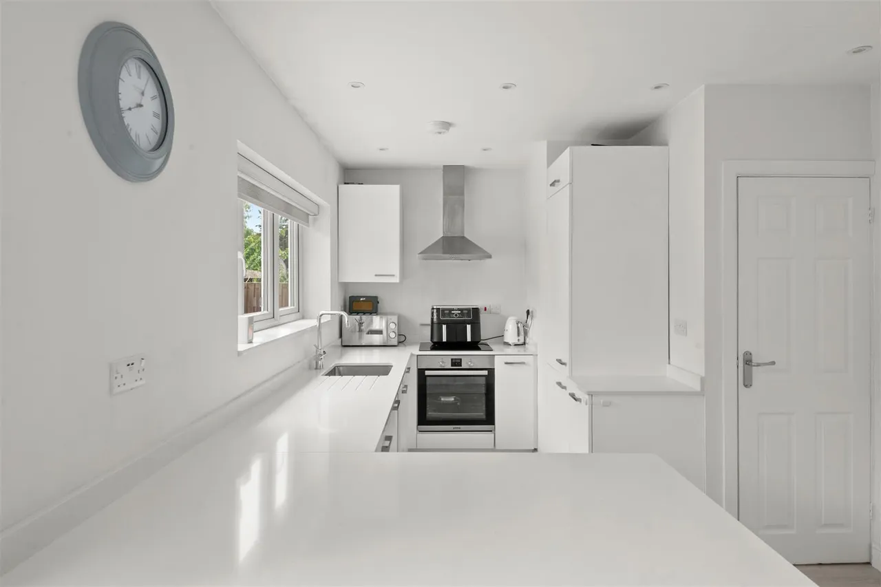 Castleton Road, Ruislip, photo 10