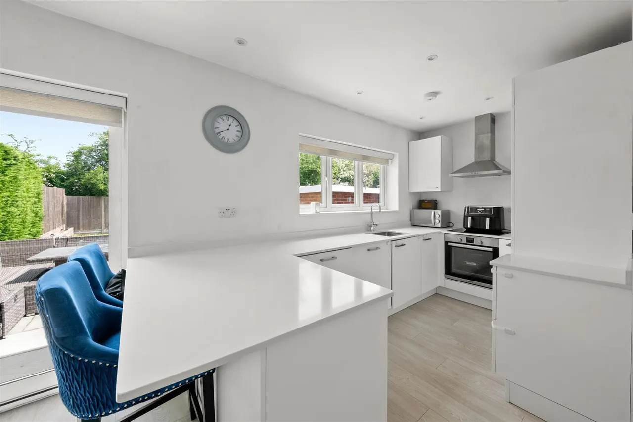 Castleton Road, Ruislip, photo 8