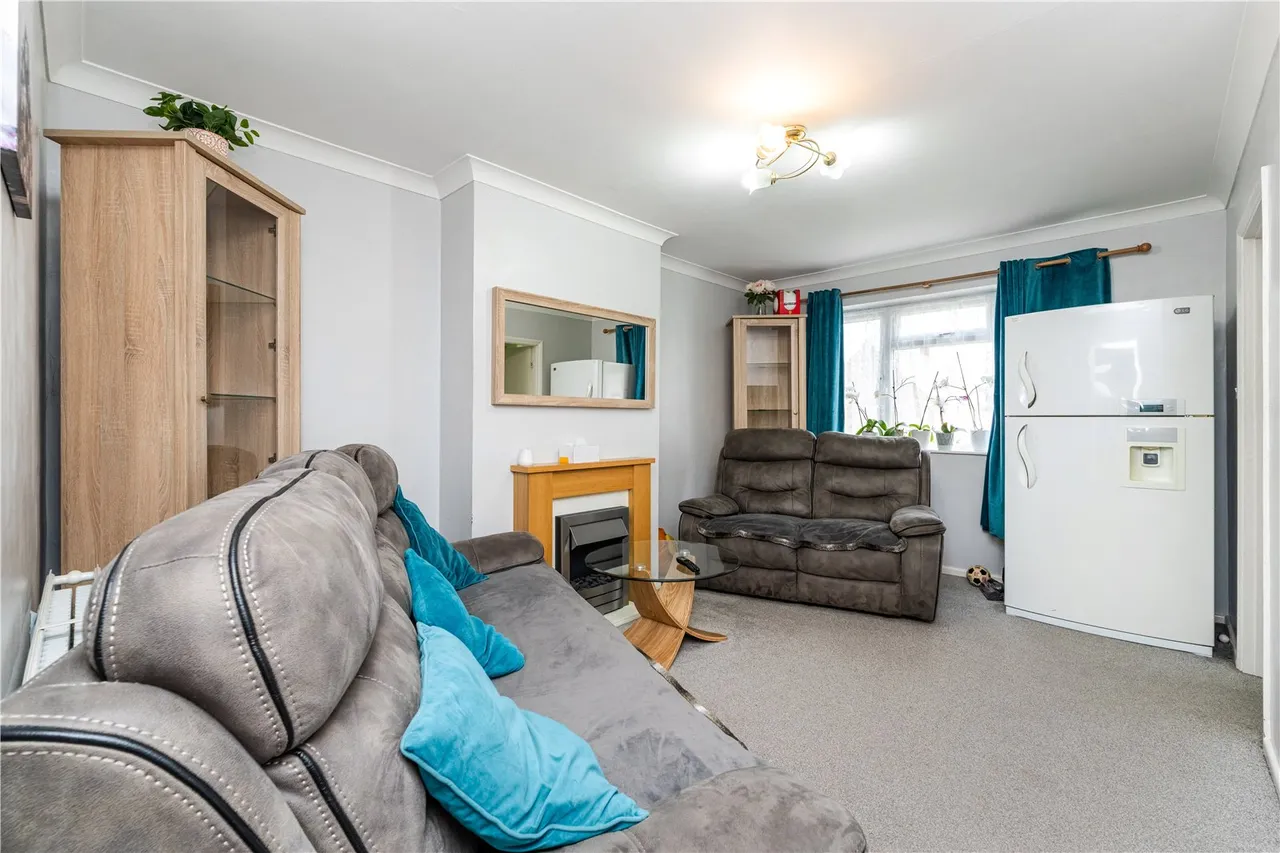 Wigley Road, Hanworth, Middlesex, TW13 5HD, photo 2