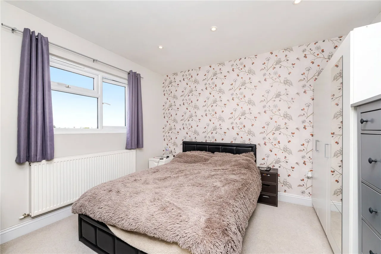 Wigley Road, Hanworth, Middlesex, TW13 5HD, photo 4