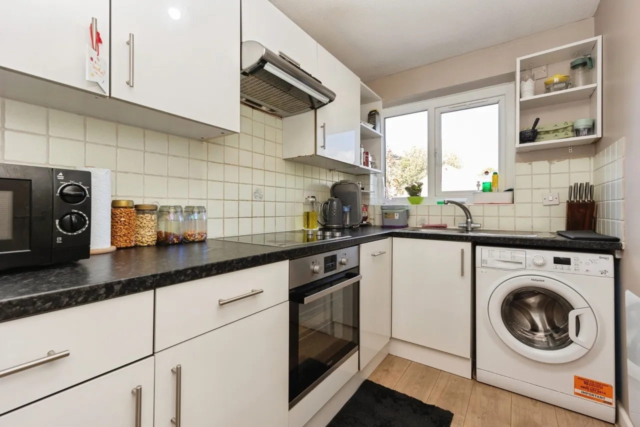 Abbotside Close, Whalley Range, Manchester, M16, photo 12