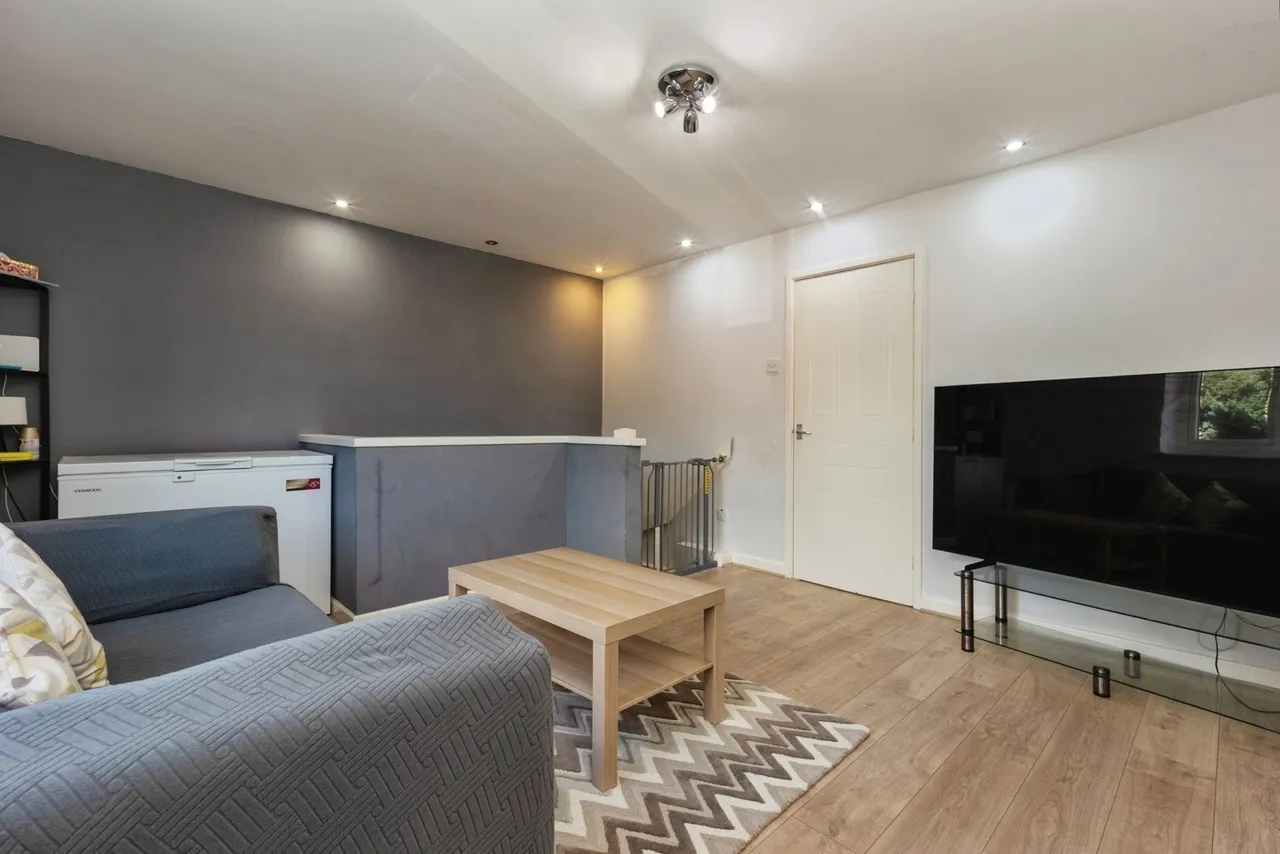 2 bed flat for sale — Abbotside Close, Whalley Range, Manchester, M16