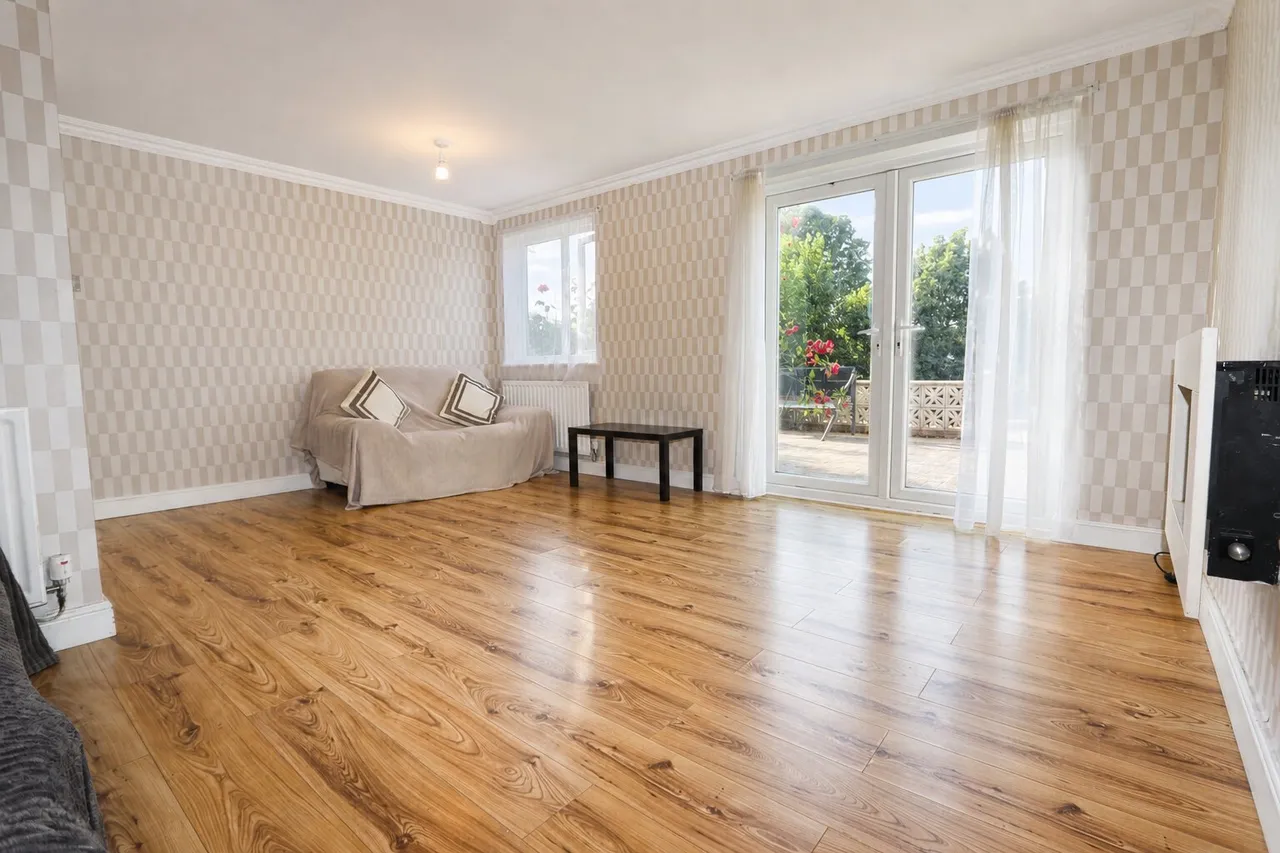 Oakley Road, Corby, NN18, photo 13