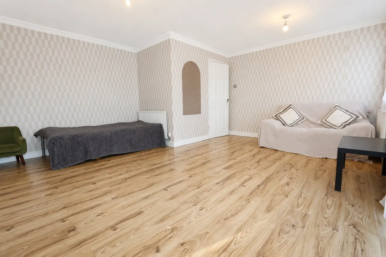 Oakley Road, Corby, NN18, photo 15