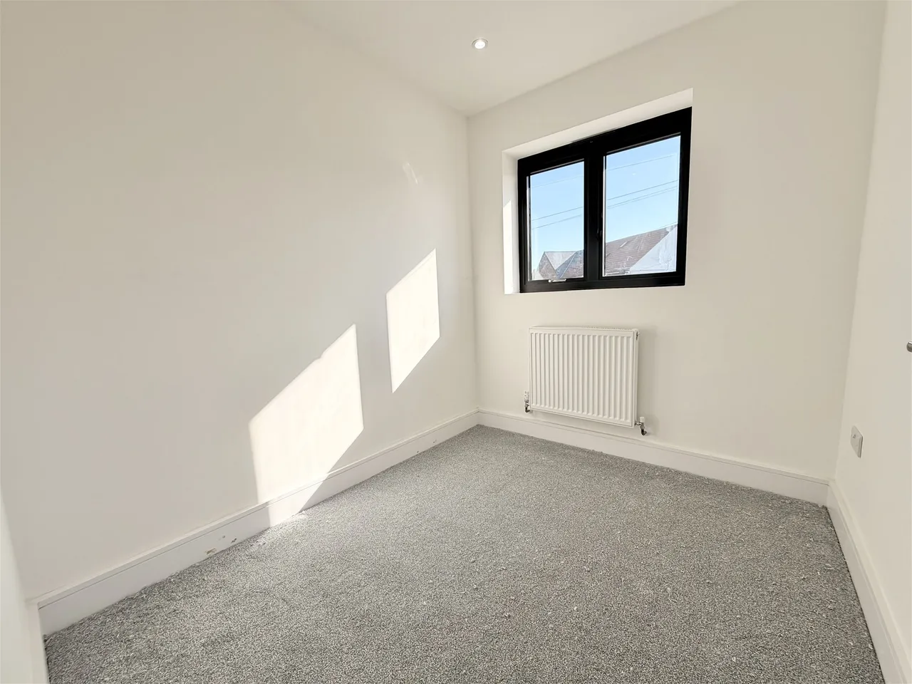 Freshwell Avenue, Romford, RM6, photo 13