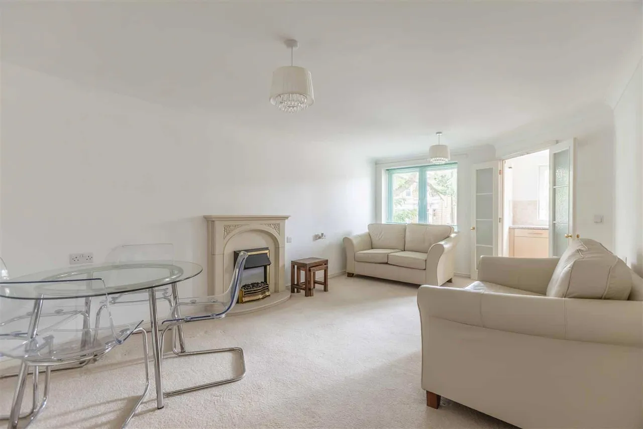 Alma Road, Windsor, SL4 3GZ, photo 2
