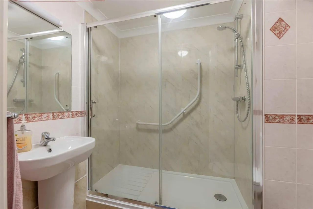 Alma Road, Windsor, SL4 3GZ, photo 8