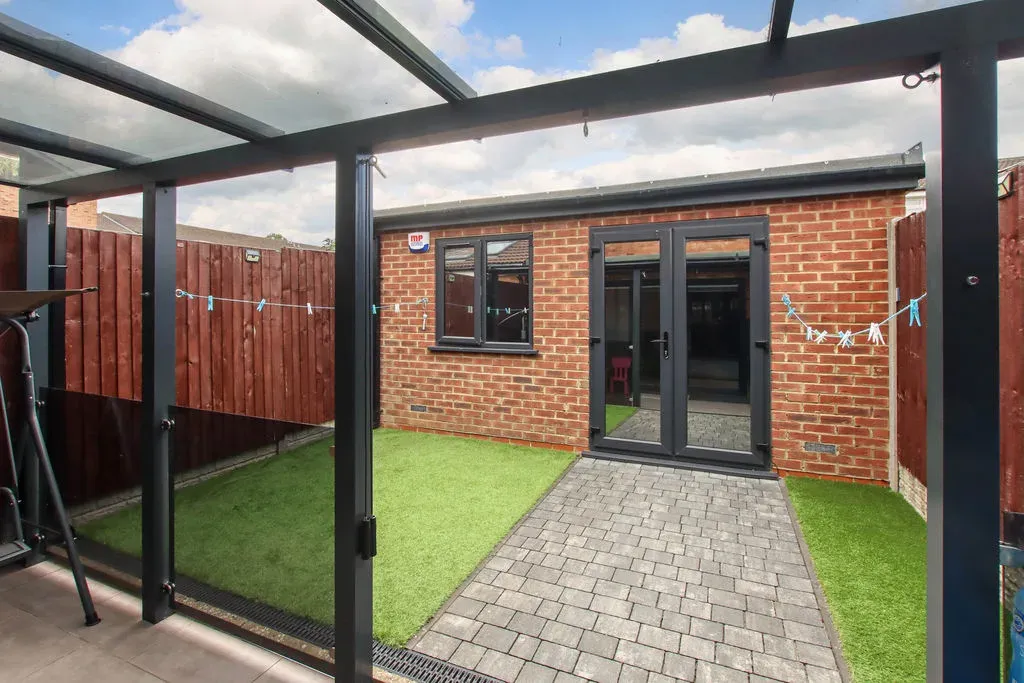 Bronte Crescent, Hemel Hempstead, Hertfordshire, HP2 7NT, photo 5