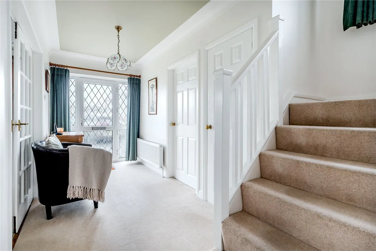 Renton Lea, Guiseley, LS20, photo 4