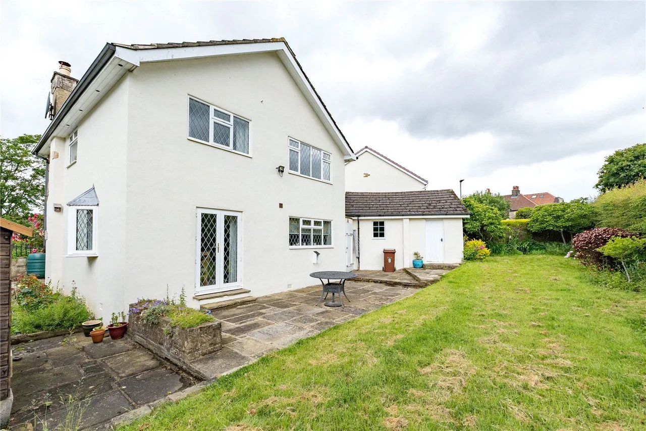 Renton Lea, Guiseley, LS20, photo 16