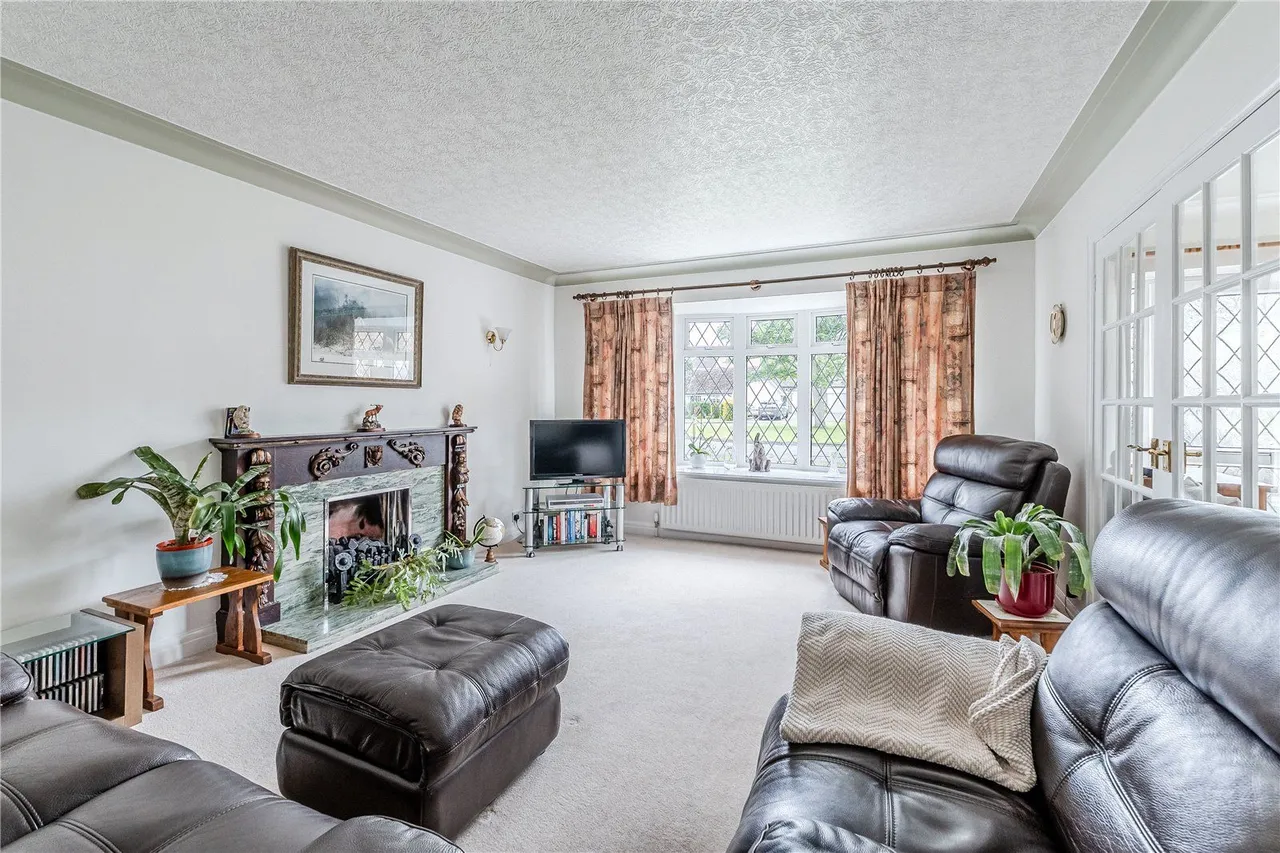 Renton Lea, Guiseley, LS20, photo 6