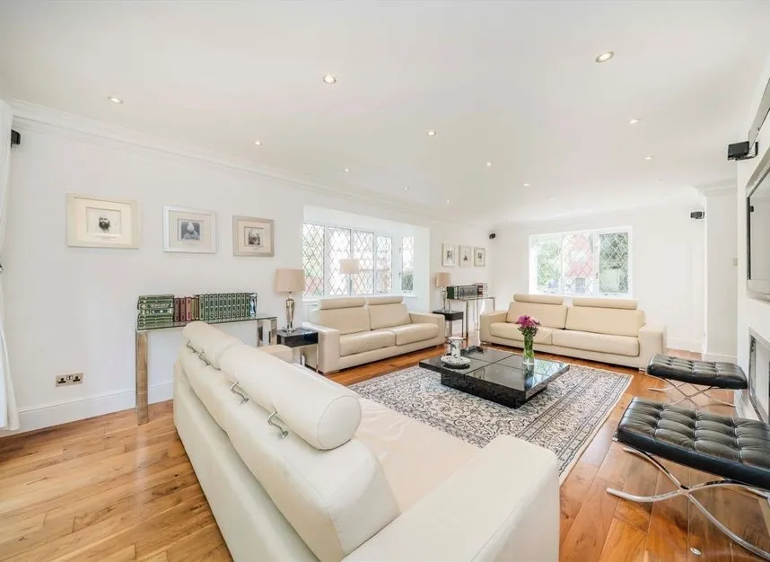 The Denningtons, Kingston Upon Thames, KT4, photo 2