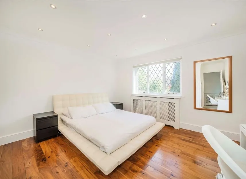 The Denningtons, Kingston Upon Thames, KT4, photo 6
