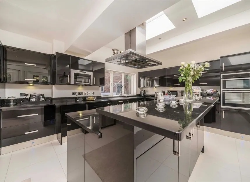 The Denningtons, Kingston Upon Thames, KT4, photo 3