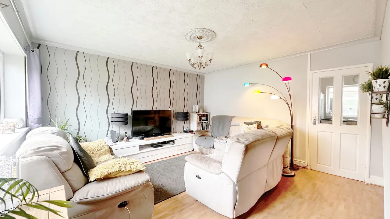 Deva Close, Stockport, photo 2