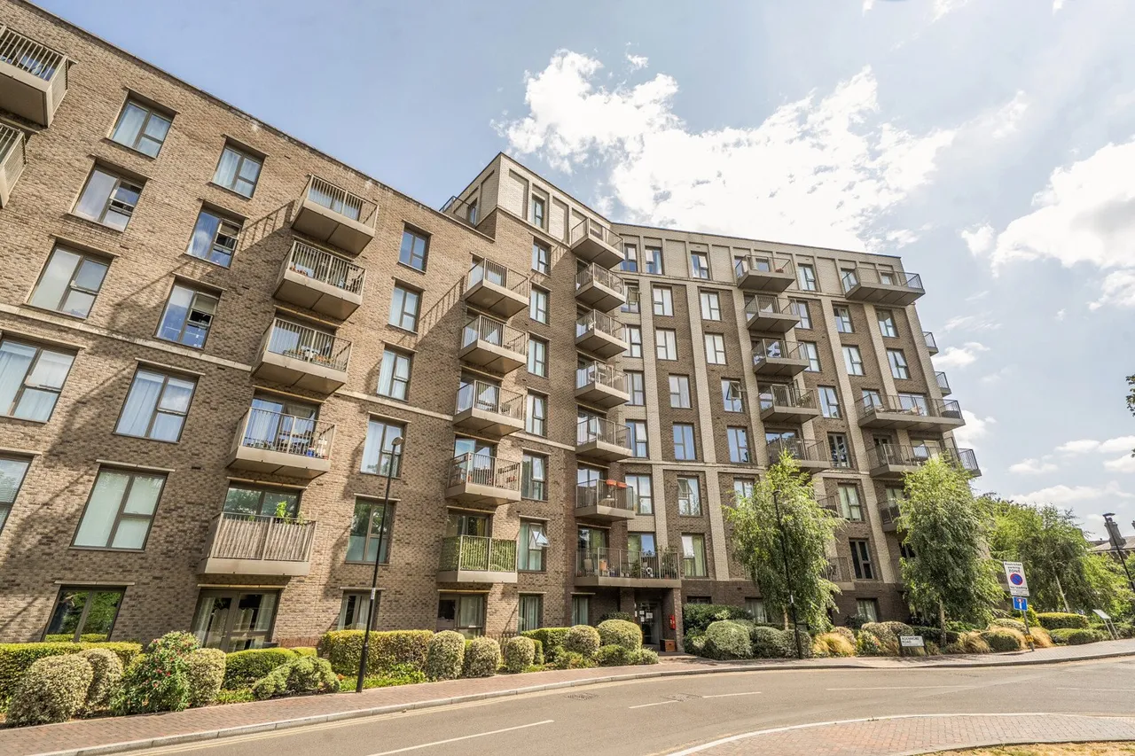 Adenmore Road, SE6, photo 3
