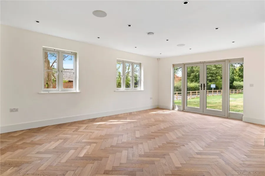 House Under Offer with 5 bedrooms in Little Sampford, Nr Saffron Walden, CB10, photo 4
