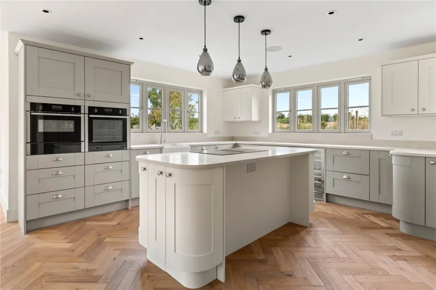 House Under Offer with 5 bedrooms in Little Sampford, Nr Saffron Walden, CB10, photo 2