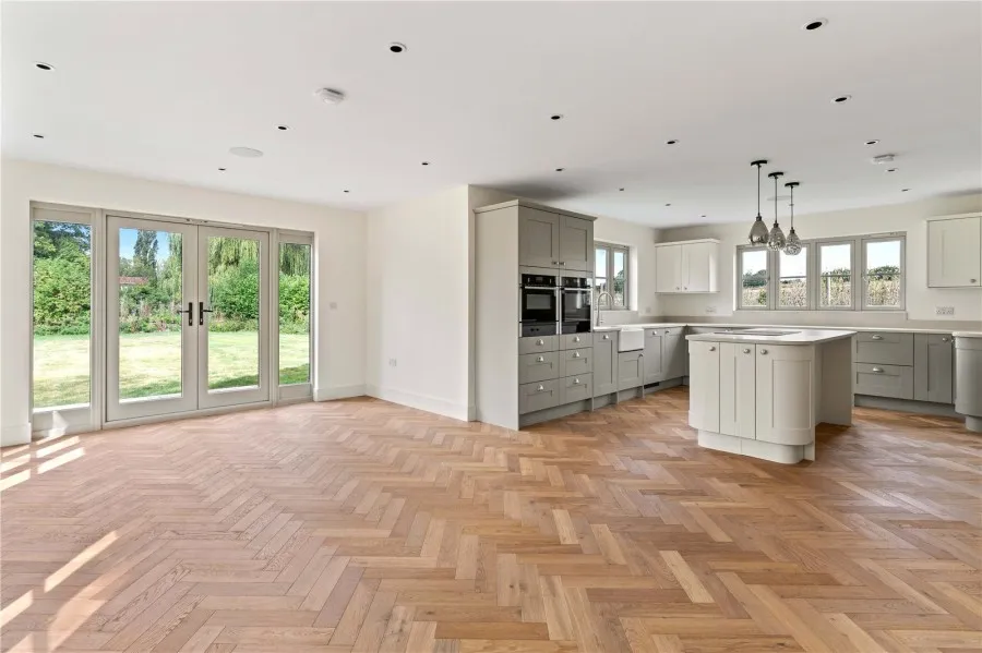 House Under Offer with 5 bedrooms in Little Sampford, Nr Saffron Walden, CB10, photo 3